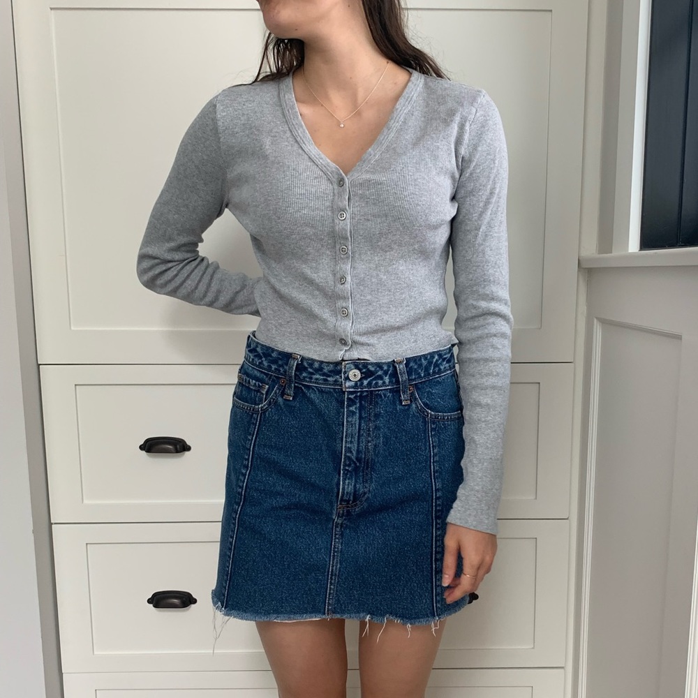 Brandy Melville Grey Button Up Crop Sweater